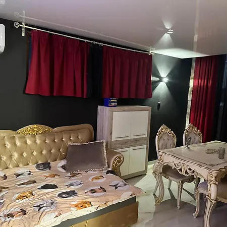 Arolen Hotel *